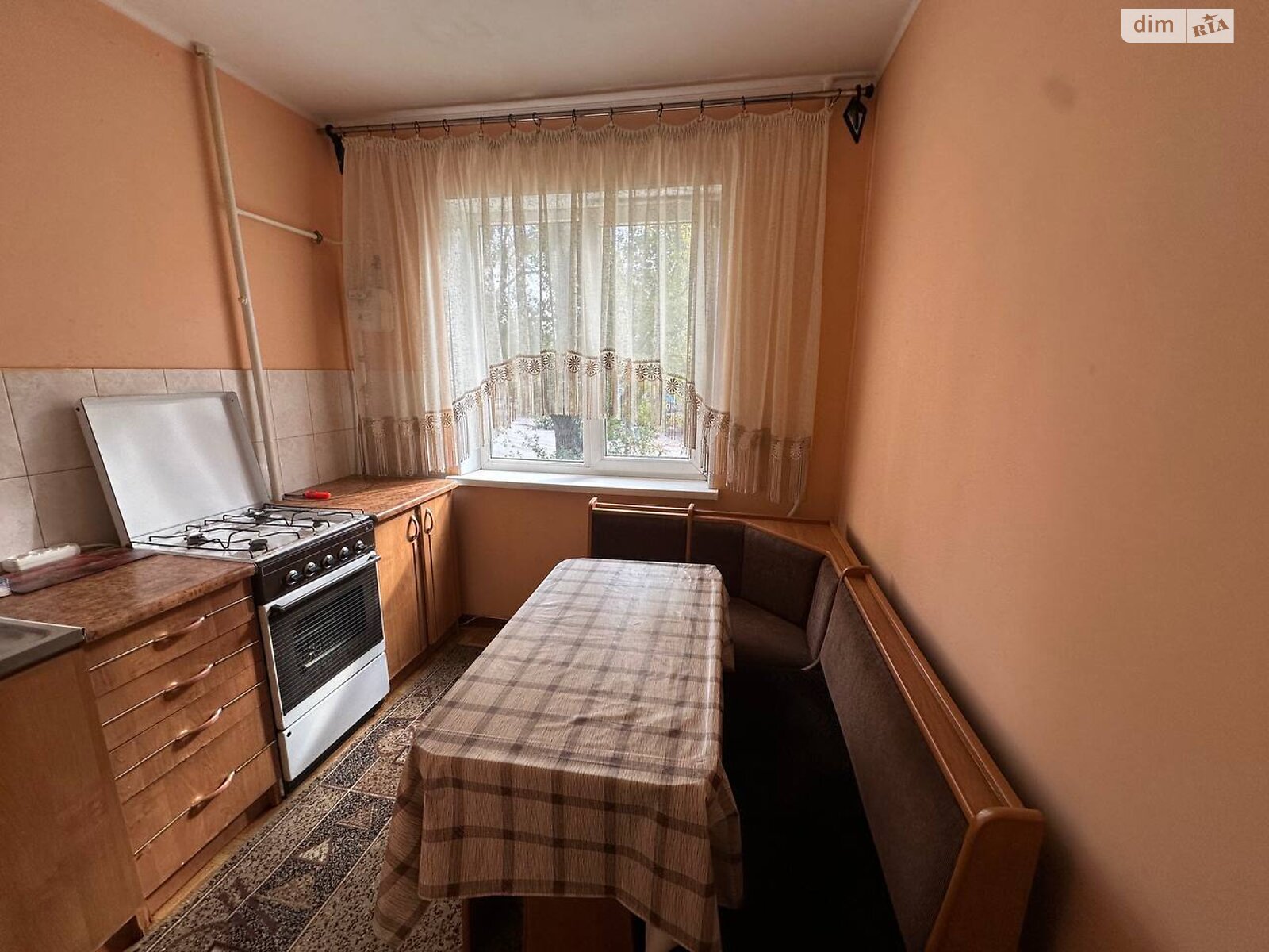 двухкомнатная квартира в Кривом Роге, район Металлургический, на ул. Соборности 45 в аренду на долгий срок помесячно фото 1