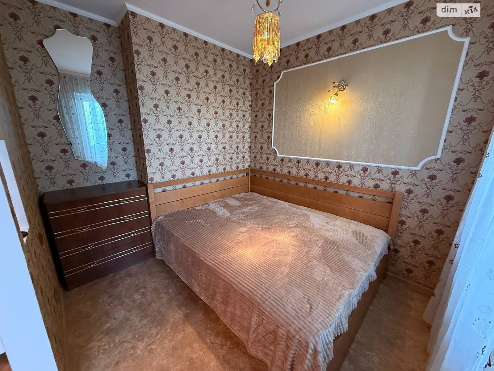 трехкомнатная квартира в Кривом Роге, район Саксаганский, на ул. Ивана Авраменко 7 в аренду на долгий срок помесячно фото 1 трехкомнатная квартира в Кривом Роге, район Саксаганский, на ул. Ивана Авраменко 7 в аренду на долгий срок помесячно фото 1
