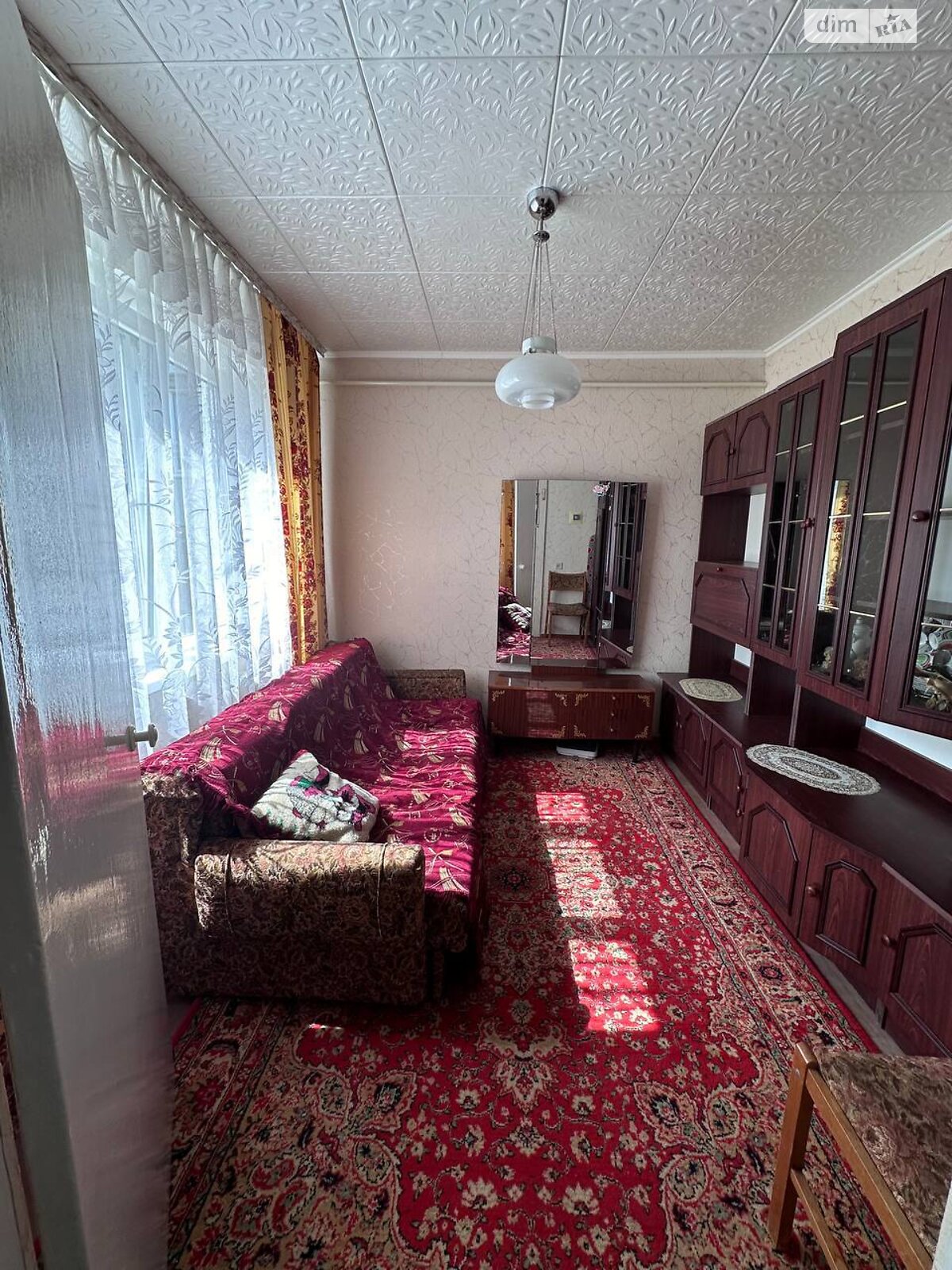 четырехкомнатная квартира с мебелью в Кривом Роге, район Саксаганский, на ул. Космонавтов 25 в аренду на долгий срок помесячно фото 1