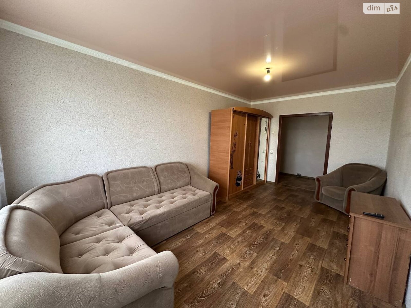 трехкомнатная квартира в Кривом Роге, район Саксаганский, на мкр. Солнечный 53 в аренду на долгий срок помесячно фото 1