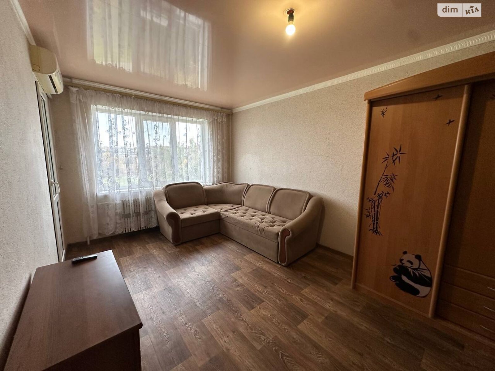 трехкомнатная квартира в Кривом Роге, район Саксаганский, на мкр. Солнечный 53 в аренду на долгий срок помесячно фото 1