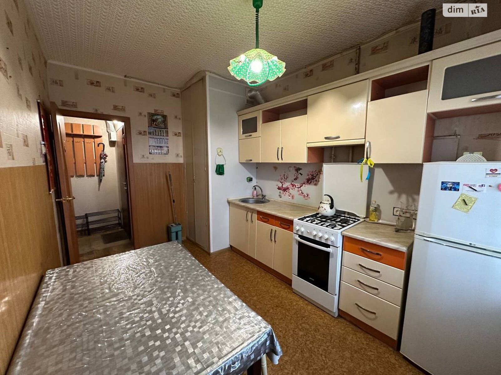 трехкомнатная квартира в Кривом Роге, район Саксаганский, на мкр. Солнечный 53 в аренду на долгий срок помесячно фото 1