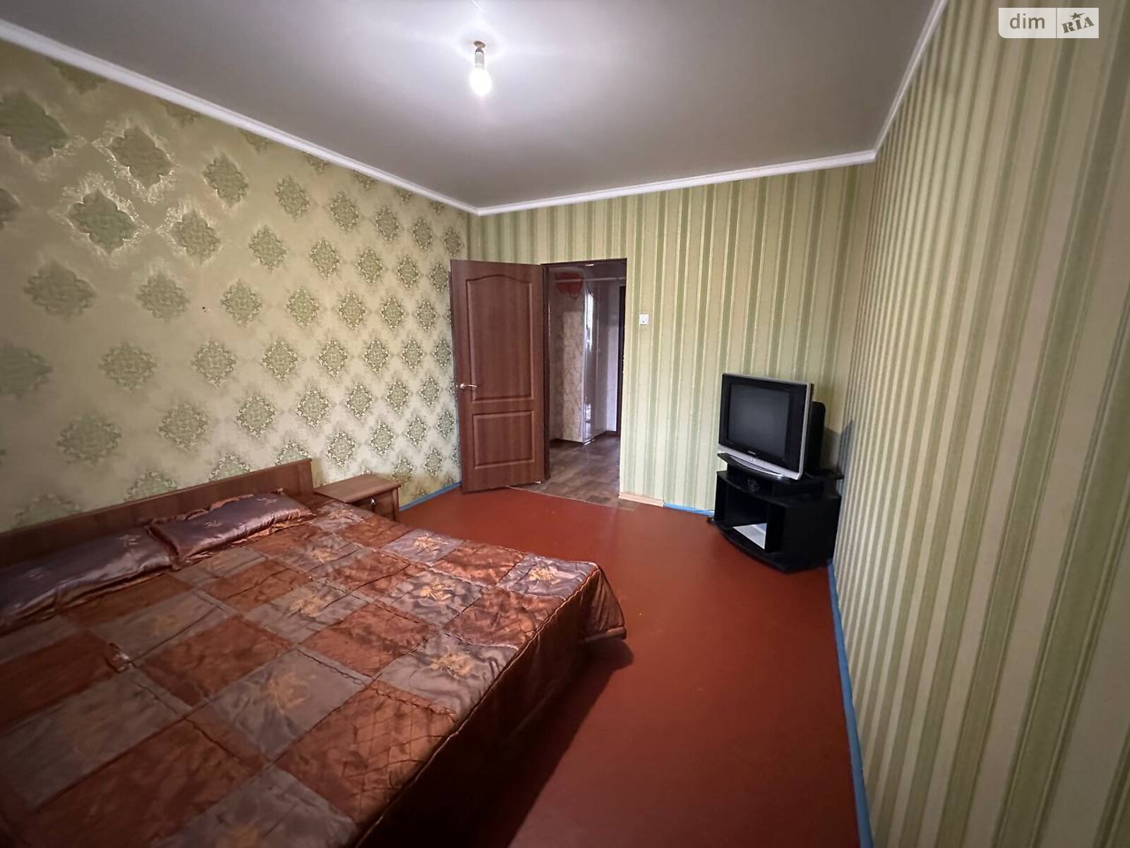 трехкомнатная квартира в Кривом Роге, район Саксаганский, на мкр. Солнечный 53 в аренду на долгий срок помесячно фото 1