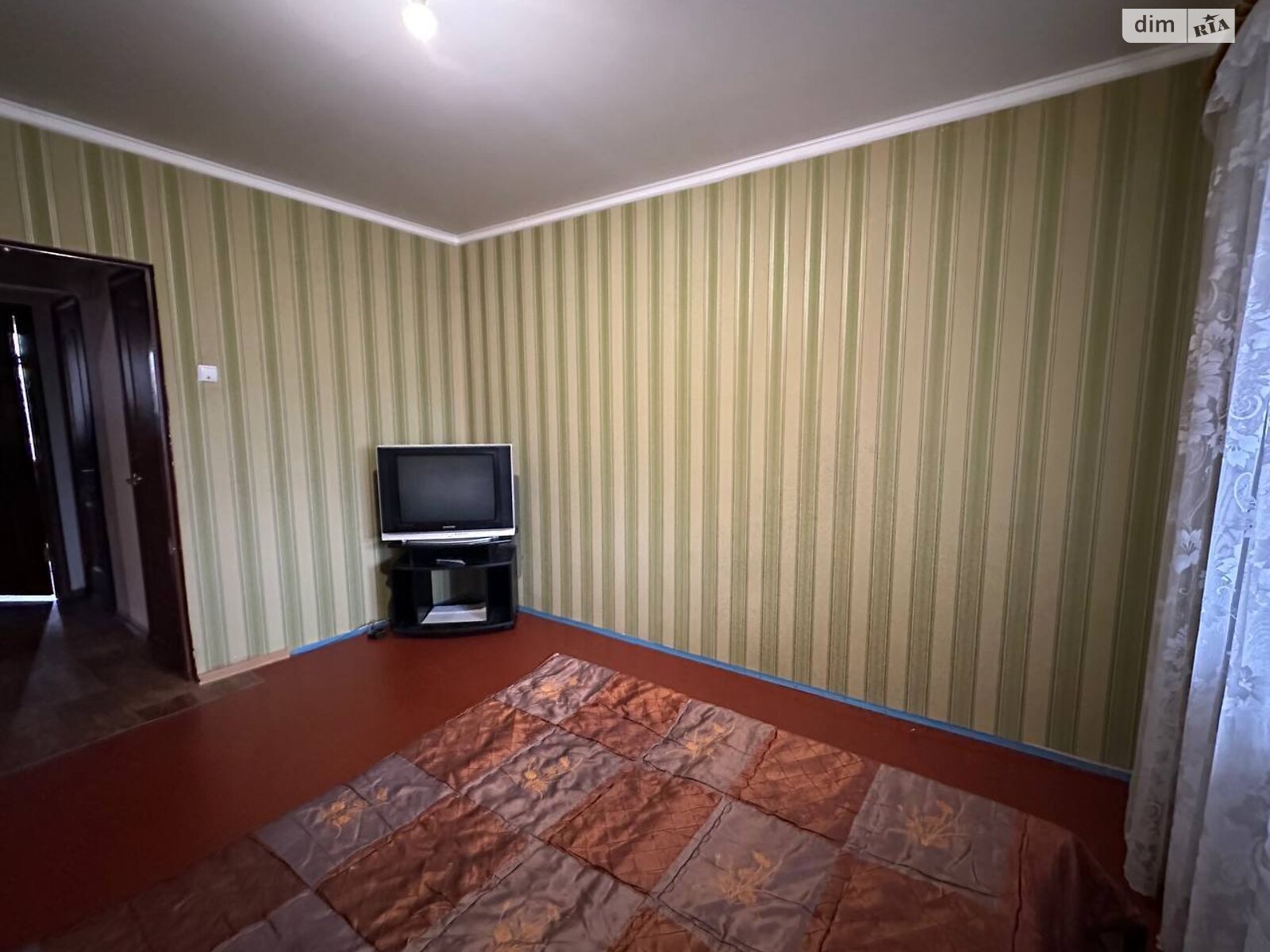 трехкомнатная квартира в Кривом Роге, район Саксаганский, на мкр. Солнечный 53 в аренду на долгий срок помесячно фото 1