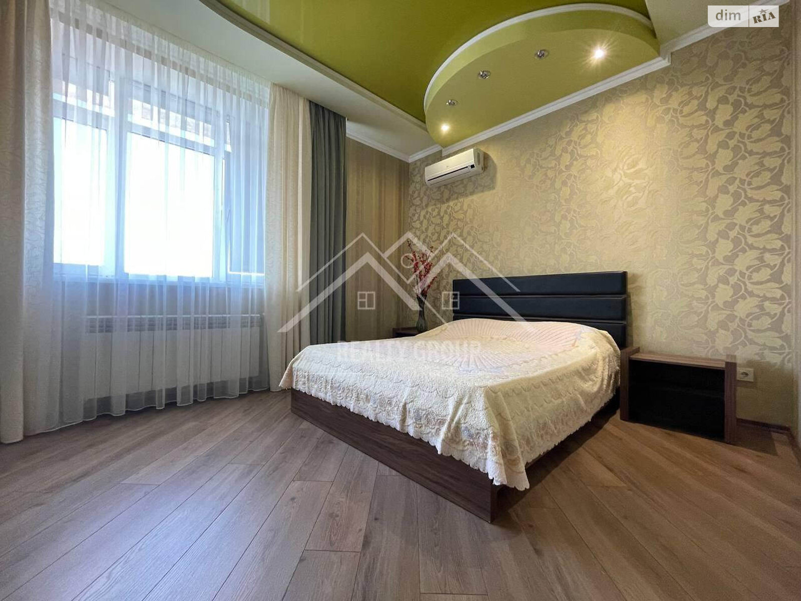 трехкомнатная квартира в Кривом Роге, район Саксаганский, на ул. Современная 8 в аренду на долгий срок помесячно фото 1 трехкомнатная квартира в Кривом Роге, район Саксаганский, на ул. Современная 8 в аренду на долгий срок помесячно фото 1