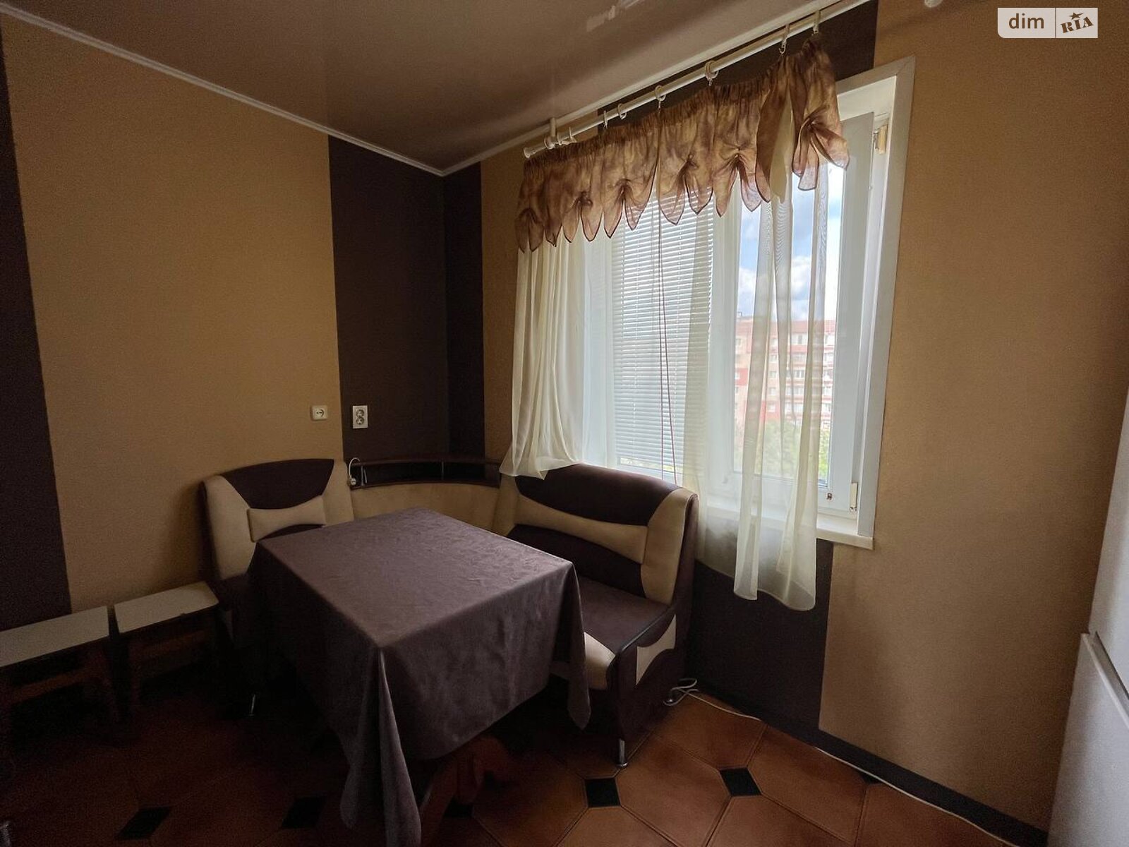 трехкомнатная квартира в Кривом Роге, на ул. Саласюка 66 в аренду на долгий срок помесячно фото 1 трехкомнатная квартира в Кривом Роге, на ул. Саласюка 66 в аренду на долгий срок помесячно фото 1