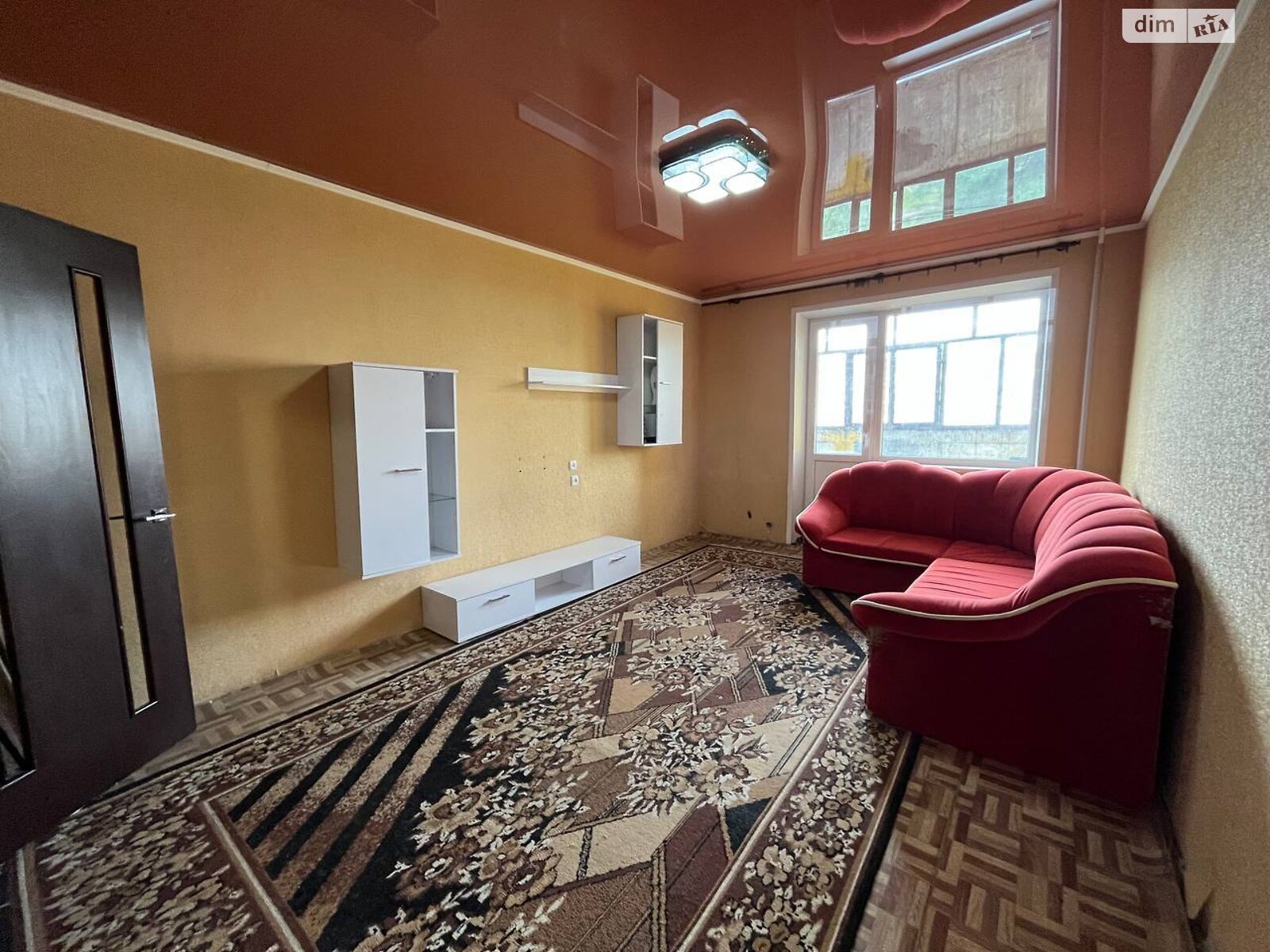 трехкомнатная квартира в Кривом Роге, на ул. Саласюка 66 в аренду на долгий срок помесячно фото 1 трехкомнатная квартира в Кривом Роге, на ул. Саласюка 66 в аренду на долгий срок помесячно фото 1