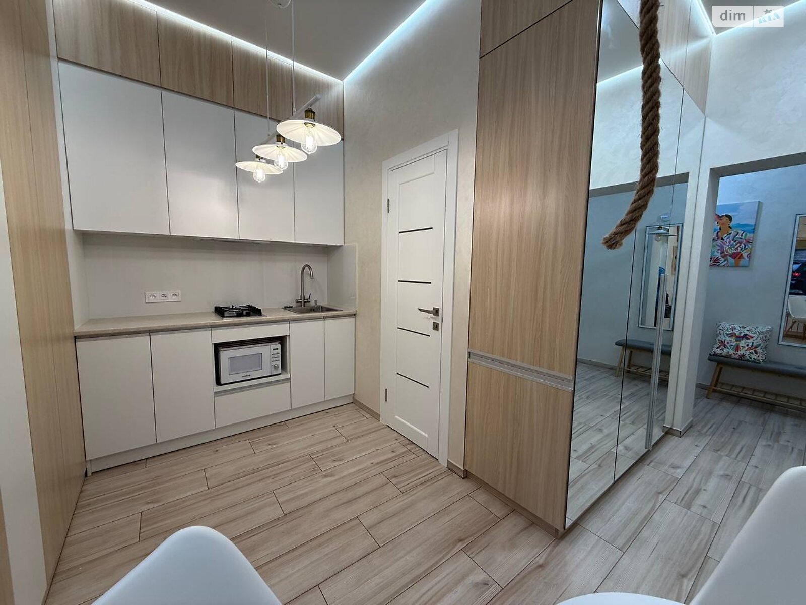 однокомнатная квартира в Кривом Роге, район Центрально-Городской, на ул. Коммерческая 2А в аренду на долгий срок помесячно фото 1