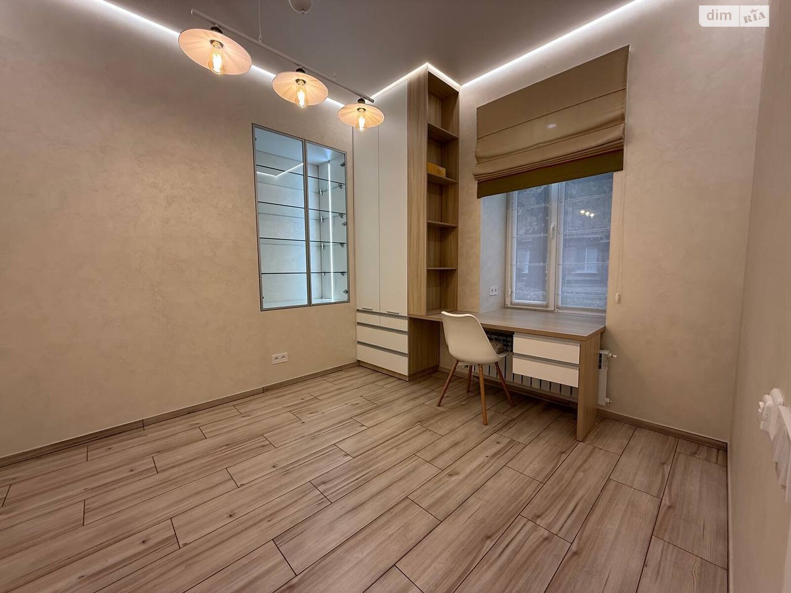 однокомнатная квартира в Кривом Роге, район Центрально-Городской, на ул. Коммерческая 2А в аренду на долгий срок помесячно фото 1