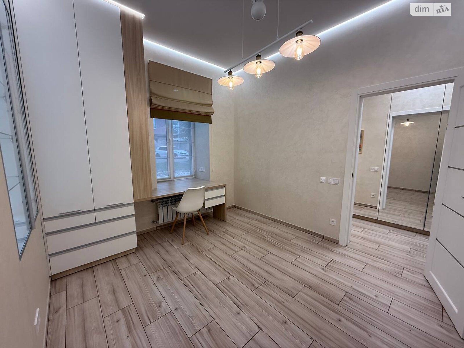 однокомнатная квартира в Кривом Роге, район Центрально-Городской, на ул. Коммерческая 2А в аренду на долгий срок помесячно фото 1