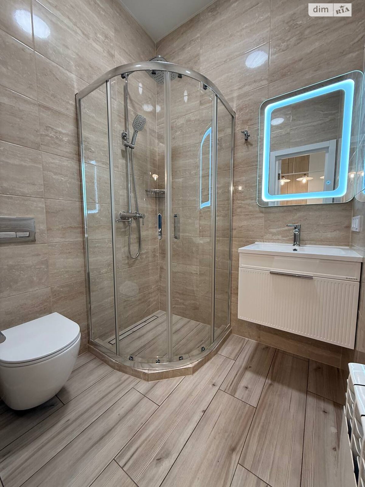 однокомнатная квартира в Кривом Роге, район Центрально-Городской, на ул. Коммерческая 2А в аренду на долгий срок помесячно фото 1