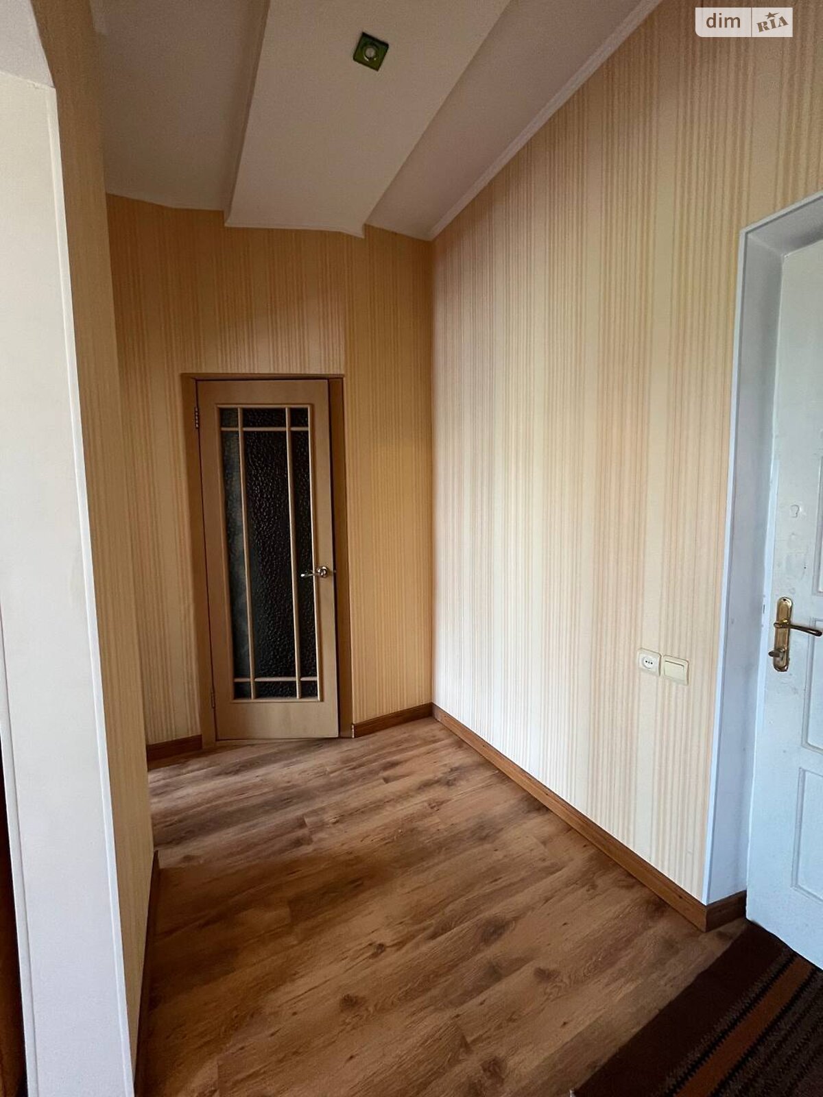 однокомнатная квартира в Кривом Роге, район Центрально-Городской, на ул. Лермонтова 40 в аренду на долгий срок помесячно фото 1 однокомнатная квартира в Кривом Роге, район Центрально-Городской, на ул. Лермонтова 40 в аренду на долгий срок помесячно фото 1