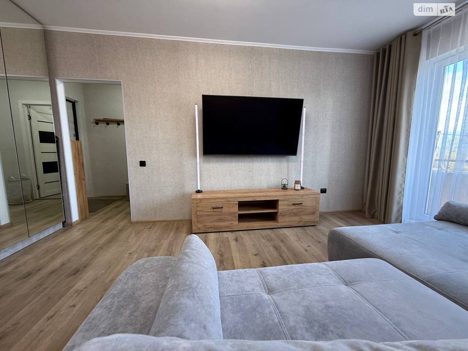 однокомнатная квартира в Кривом Роге, район Центрально-Городской, на ул. Погребняка 25 в аренду на долгий срок помесячно фото 1