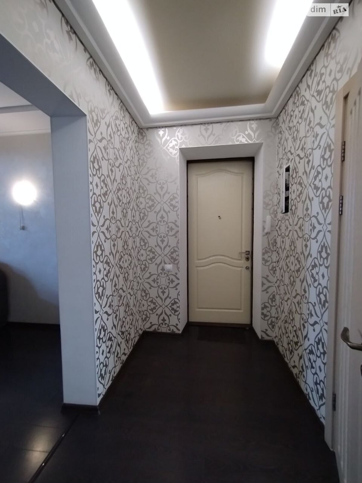 трикімнатна квартира в Кривому Розі, район Центрально-Міський, на просп. Поштовий 80 в довготривалу оренду помісячно фото 1 трикімнатна квартира в Кривому Розі, район Центрально-Міський, на просп. Поштовий 80 в довготривалу оренду помісячно фото 1