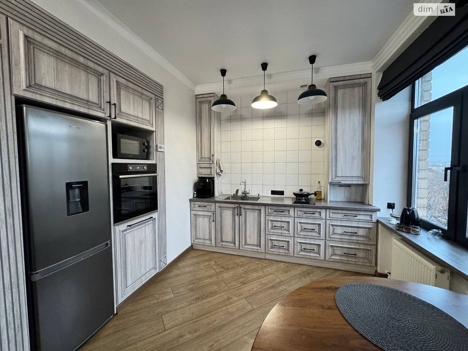 двухкомнатная квартира в Кривом Роге, район Центрально-Городской, на просп. Поштовый 48 в аренду на долгий срок помесячно фото 1 двухкомнатная квартира в Кривом Роге, район Центрально-Городской, на просп. Поштовый 48 в аренду на долгий срок помесячно фото 1