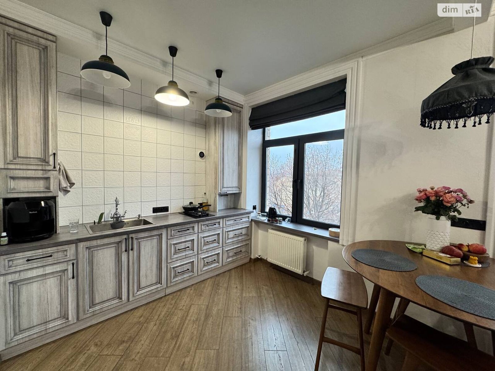 двухкомнатная квартира в Кривом Роге, район Центрально-Городской, на просп. Поштовый 48 в аренду на долгий срок помесячно фото 1 двухкомнатная квартира в Кривом Роге, район Центрально-Городской, на просп. Поштовый 48 в аренду на долгий срок помесячно фото 1