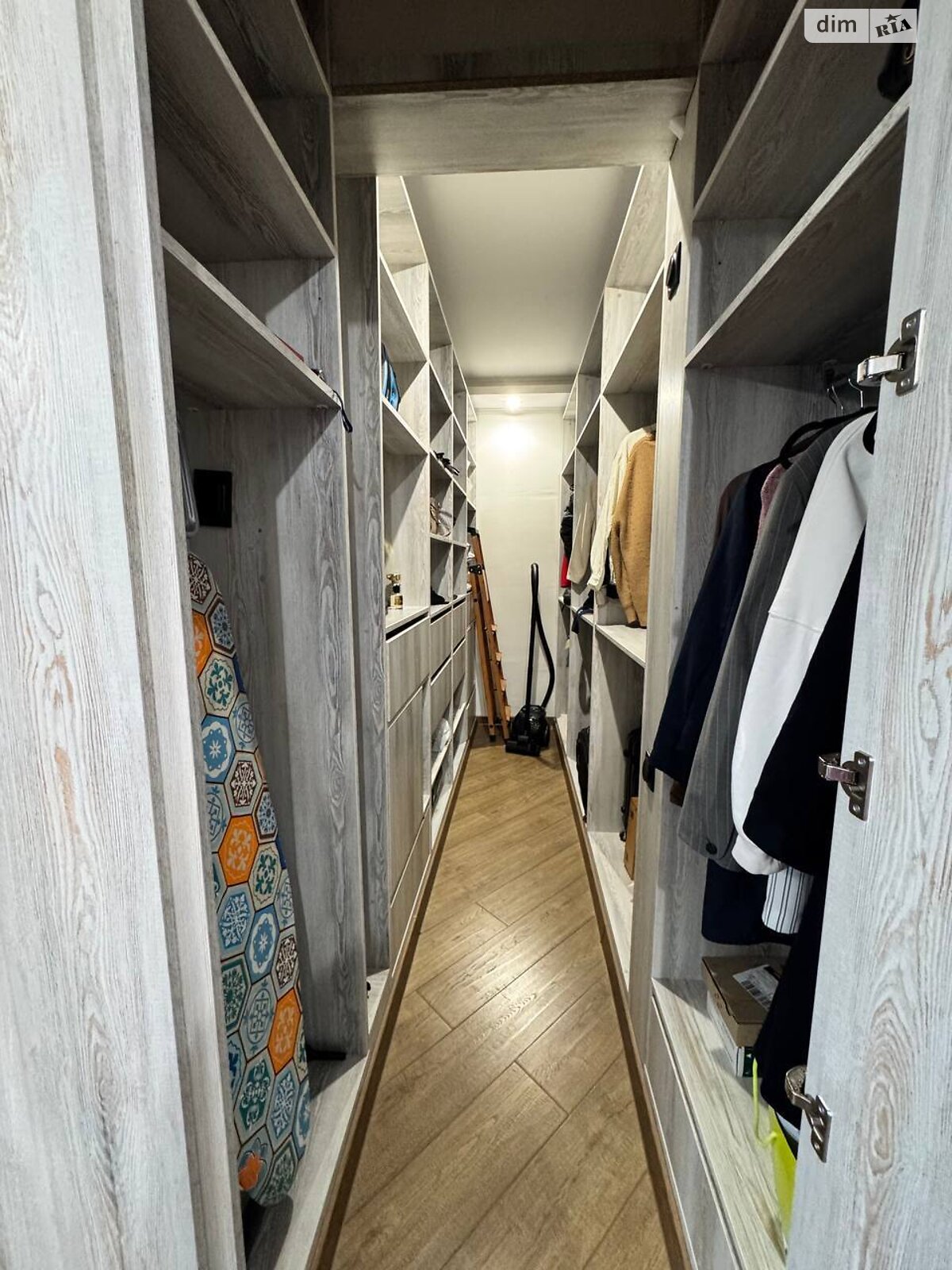 двухкомнатная квартира в Кривом Роге, район Центрально-Городской, на просп. Поштовый 48 в аренду на долгий срок помесячно фото 1 двухкомнатная квартира в Кривом Роге, район Центрально-Городской, на просп. Поштовый 48 в аренду на долгий срок помесячно фото 1