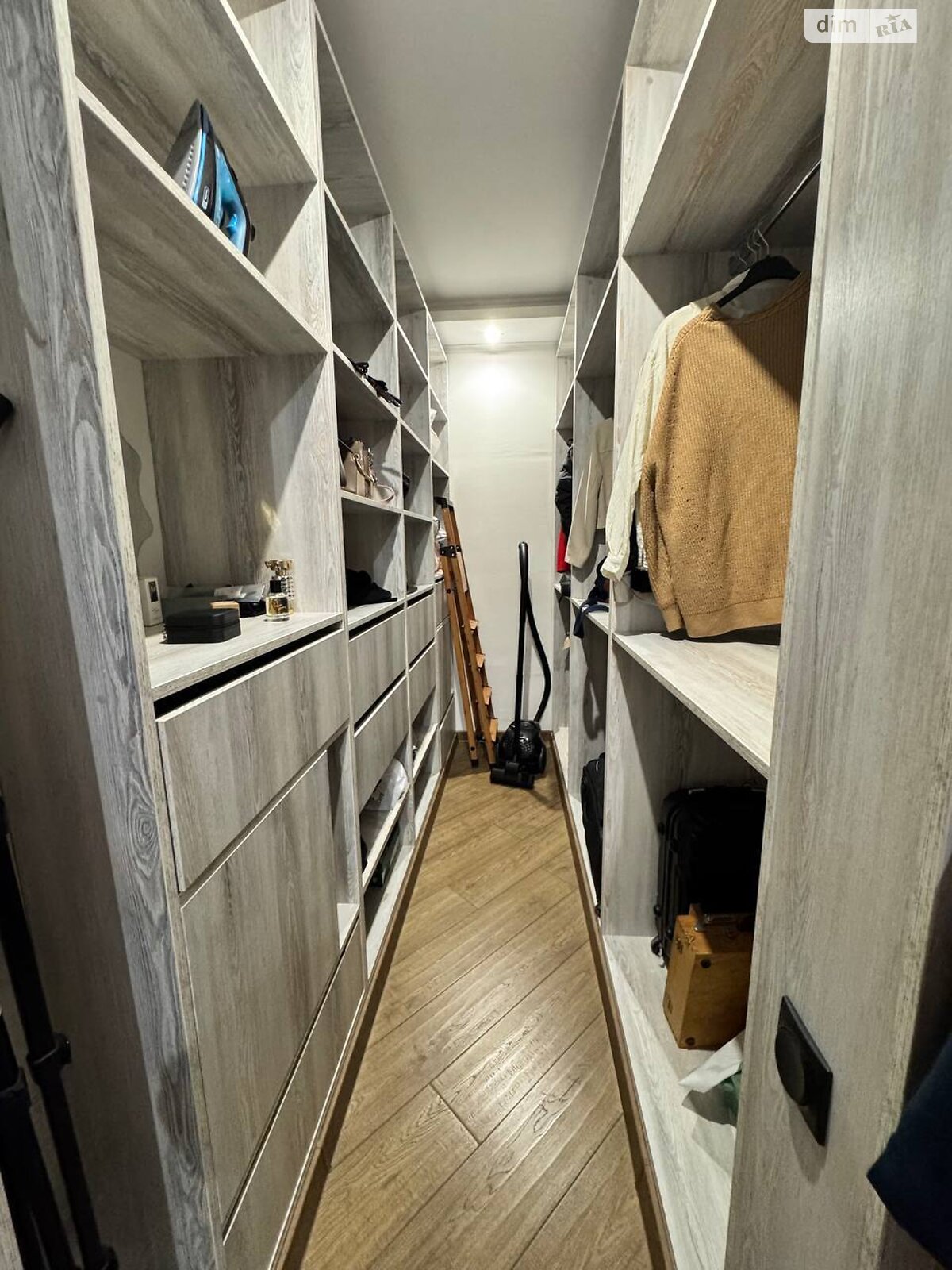 двухкомнатная квартира в Кривом Роге, район Центрально-Городской, на просп. Поштовый 48 в аренду на долгий срок помесячно фото 1 двухкомнатная квартира в Кривом Роге, район Центрально-Городской, на просп. Поштовый 48 в аренду на долгий срок помесячно фото 1