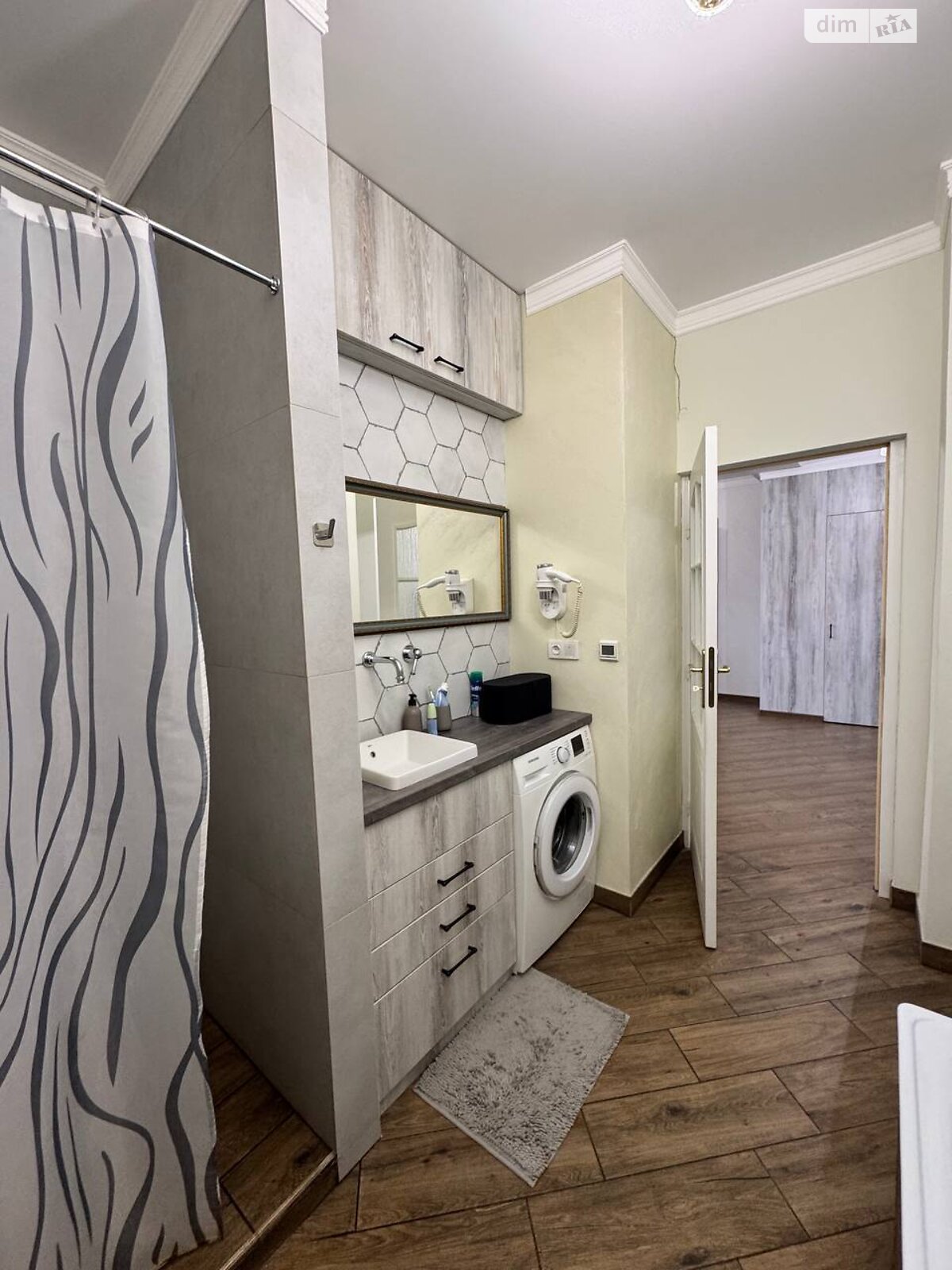 двухкомнатная квартира в Кривом Роге, район Центрально-Городской, на просп. Поштовый 48 в аренду на долгий срок помесячно фото 1 двухкомнатная квартира в Кривом Роге, район Центрально-Городской, на просп. Поштовый 48 в аренду на долгий срок помесячно фото 1