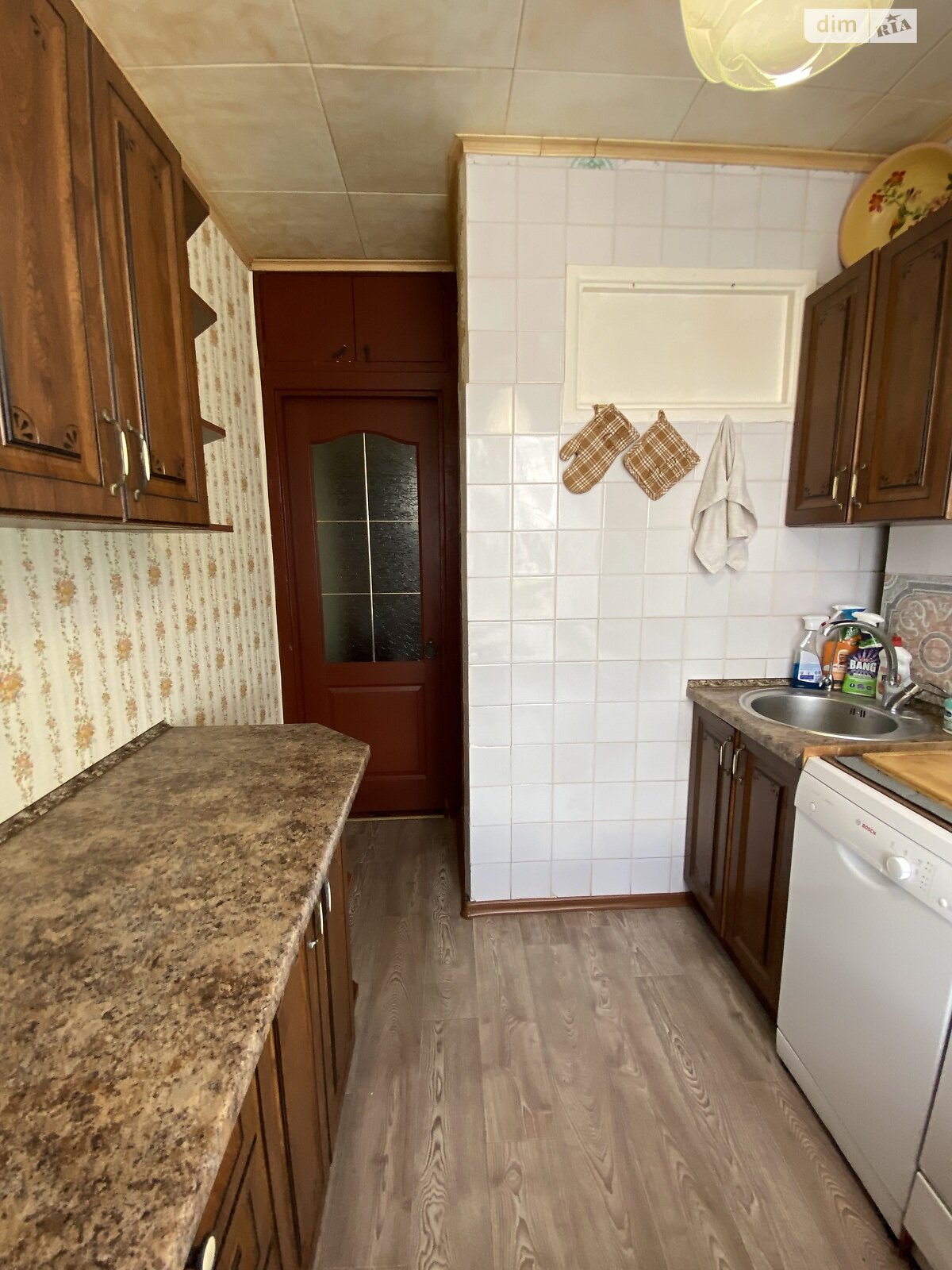 трехкомнатная квартира в Кривом Роге, район Центрально-Городской, на ул. Свято-Николаевская, кв. 82 в аренду на долгий срок помесячно фото 1 трехкомнатная квартира в Кривом Роге, район Центрально-Городской, на ул. Свято-Николаевская, кв. 82 в аренду на долгий срок помесячно фото 1