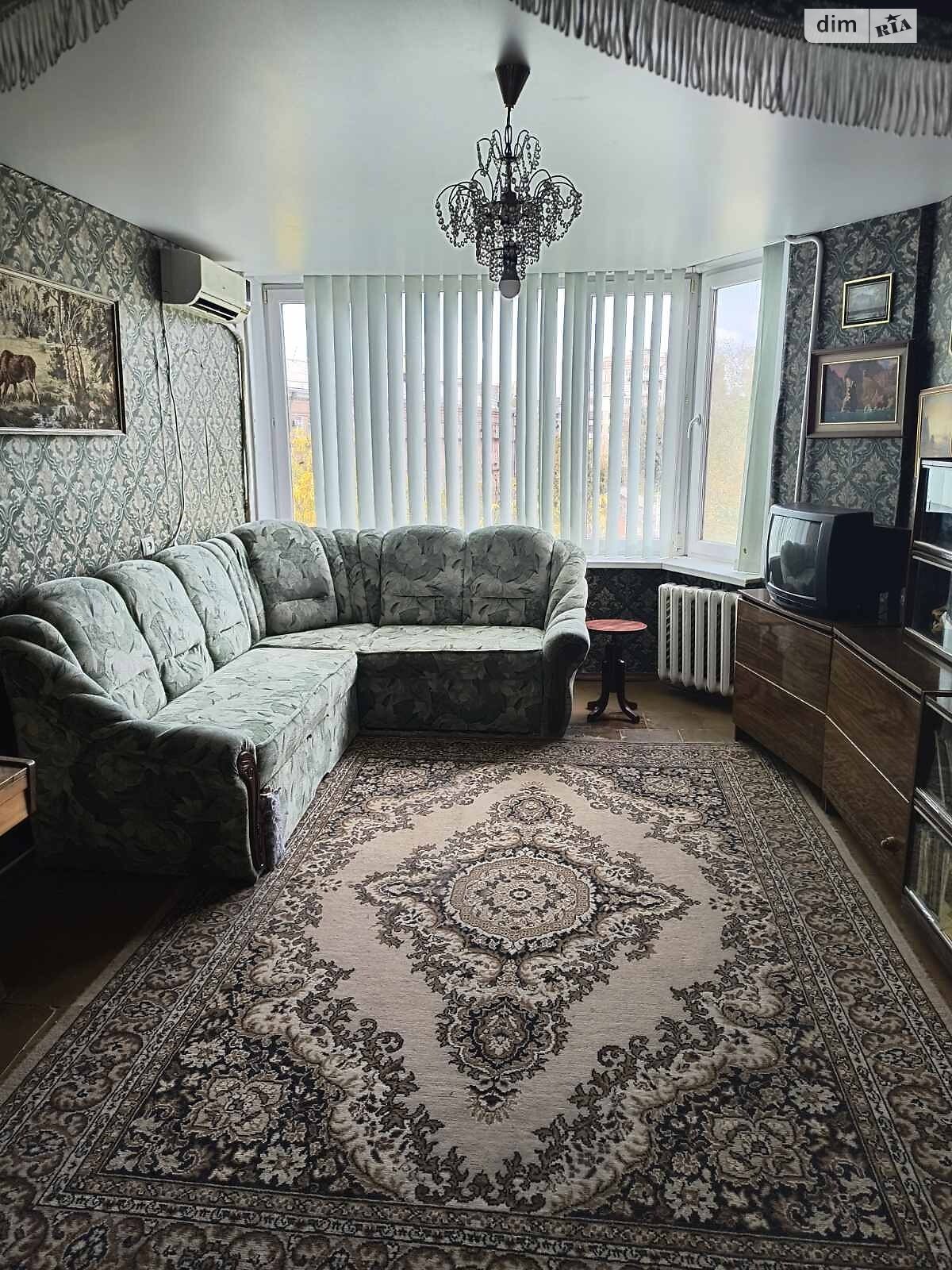 двухкомнатная квартира в Кривом Роге, район Центрально-Городской, на ул. Свято-Николаевская 12 в аренду на долгий срок помесячно фото 1