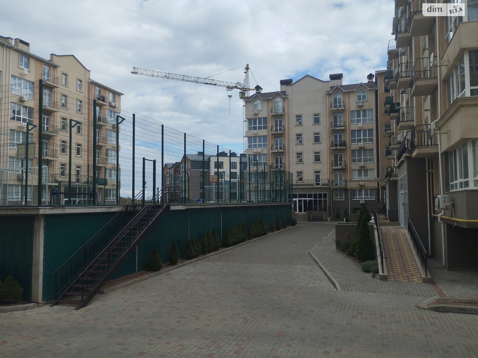 однокомнатная квартира в Крыжановка, район Поселок Котовского, на ул. Защитников Украины 58 в аренду на долгий срок помесячно фото 1