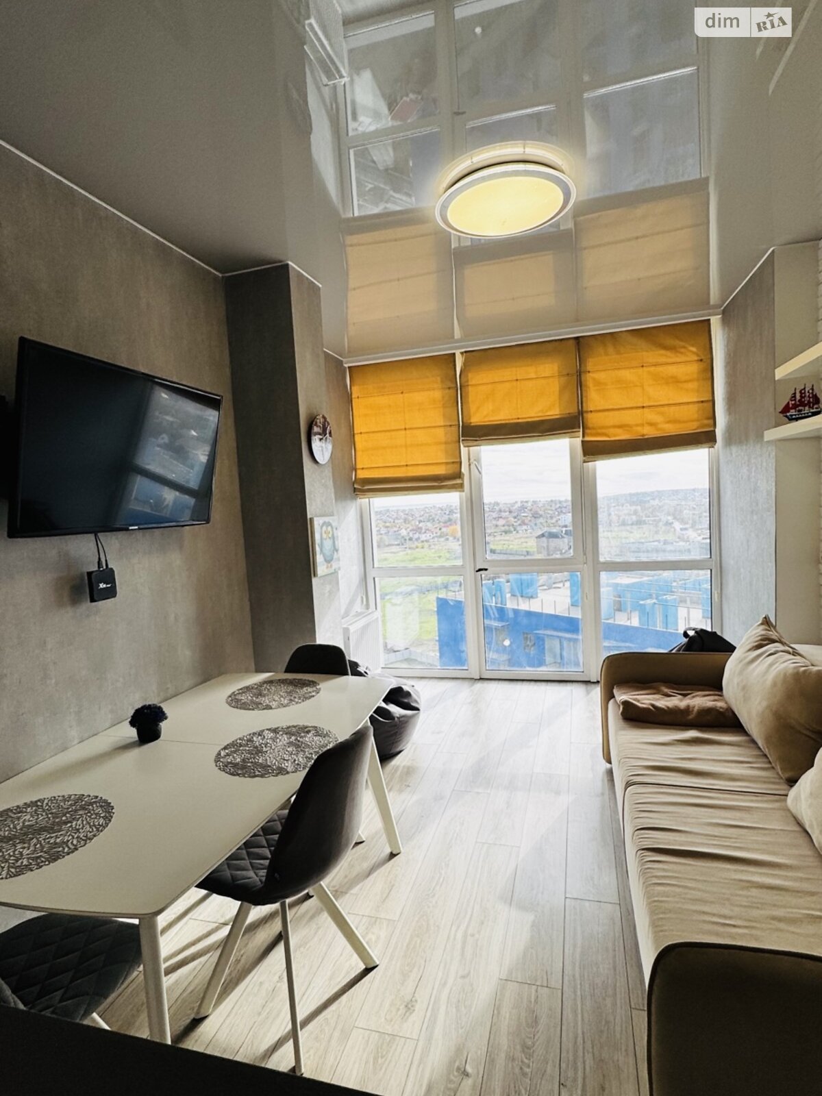 трикімнатна квартира в Лиманці, район Червоний Хутір, на просп. Полковника Гуляєва 111 в довготривалу оренду помісячно фото 1