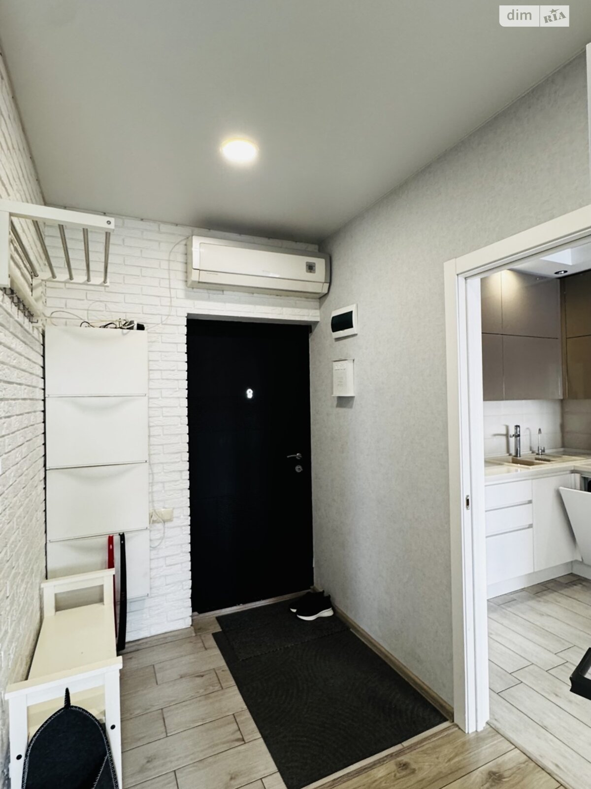 трикімнатна квартира в Лиманці, район Червоний Хутір, на просп. Полковника Гуляєва 111 в довготривалу оренду помісячно фото 1