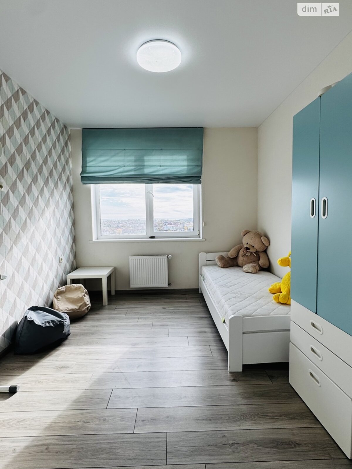 трикімнатна квартира в Лиманці, район Червоний Хутір, на просп. Полковника Гуляєва 111 в довготривалу оренду помісячно фото 1