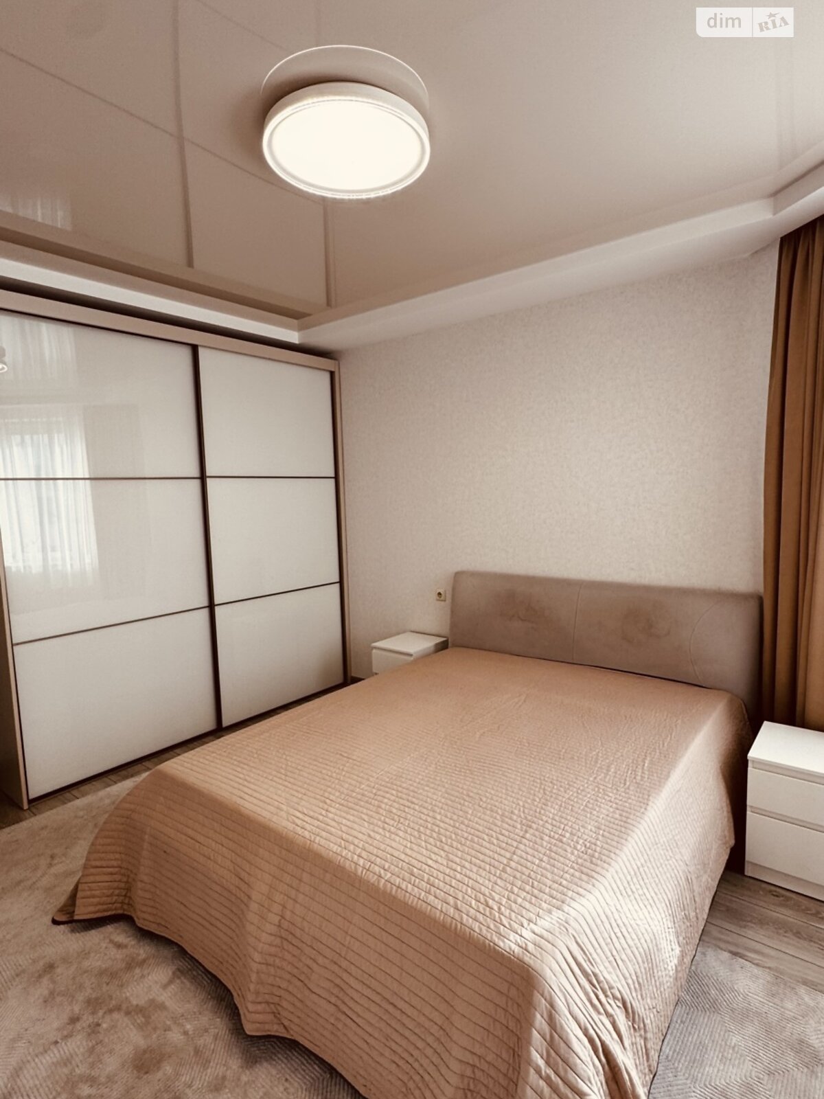 трикімнатна квартира в Лиманці, район Червоний Хутір, на просп. Полковника Гуляєва 111 в довготривалу оренду помісячно фото 1