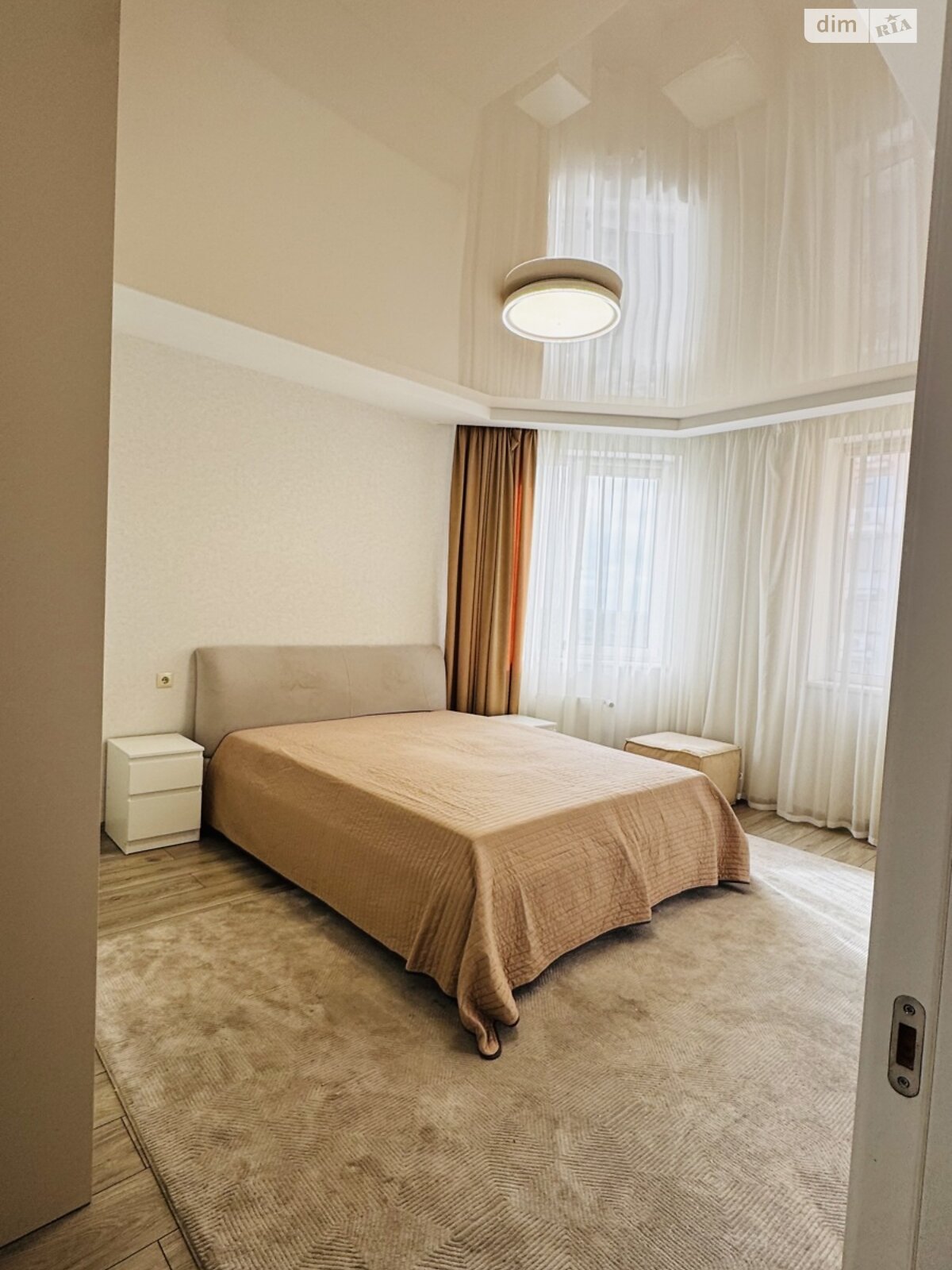 трикімнатна квартира в Лиманці, район Червоний Хутір, на просп. Полковника Гуляєва 111 в довготривалу оренду помісячно фото 1