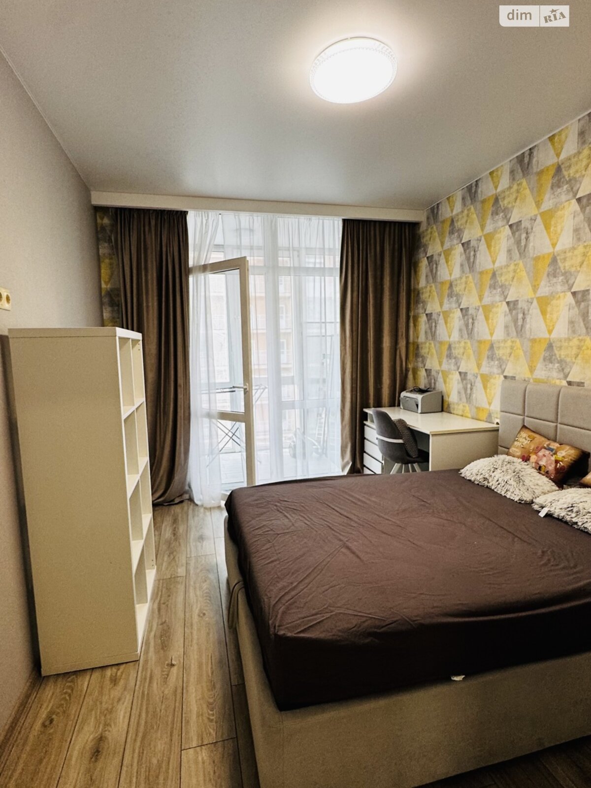 трикімнатна квартира в Лиманці, район Червоний Хутір, на просп. Полковника Гуляєва 111 в довготривалу оренду помісячно фото 1