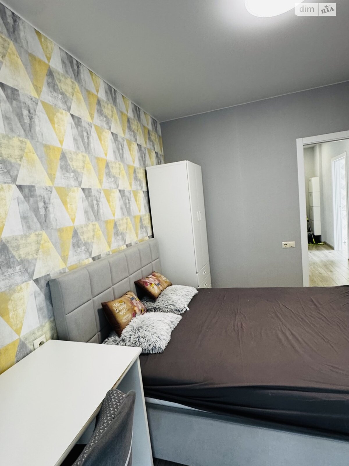 трикімнатна квартира в Лиманці, район Червоний Хутір, на просп. Полковника Гуляєва 111 в довготривалу оренду помісячно фото 1