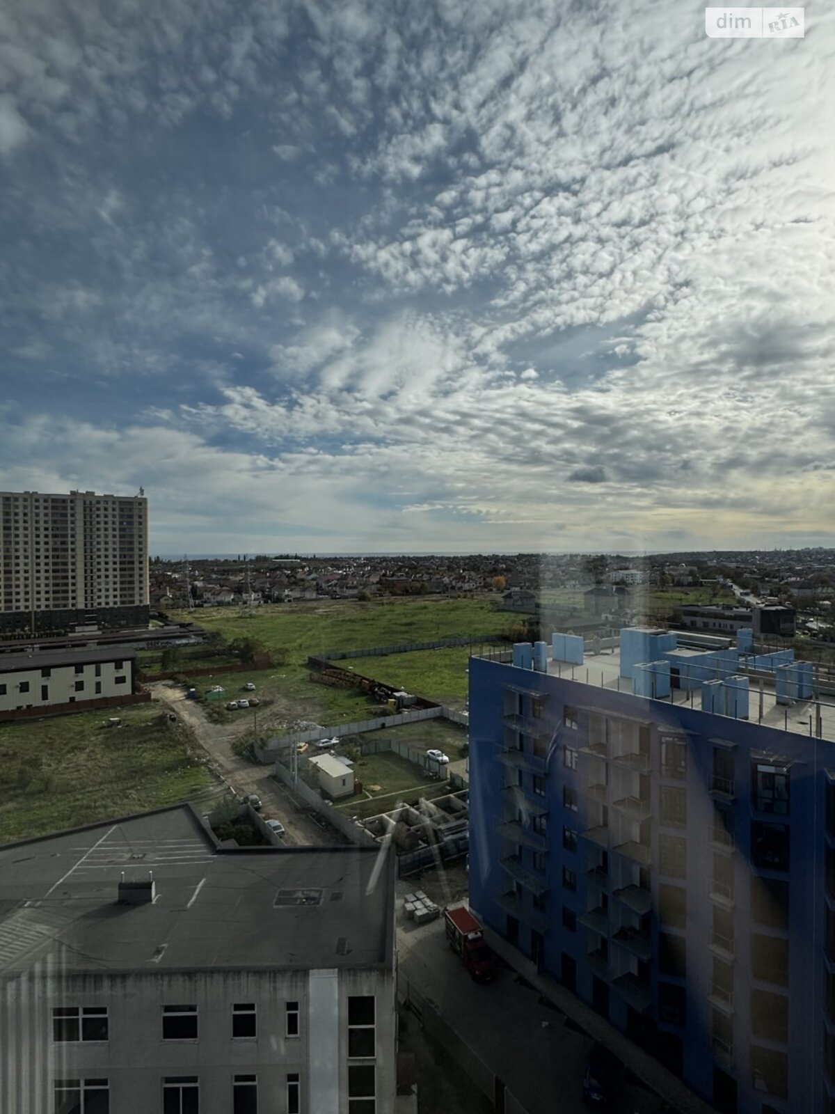 трикімнатна квартира в Лиманці, район Червоний Хутір, на просп. Полковника Гуляєва 111 в довготривалу оренду помісячно фото 1
