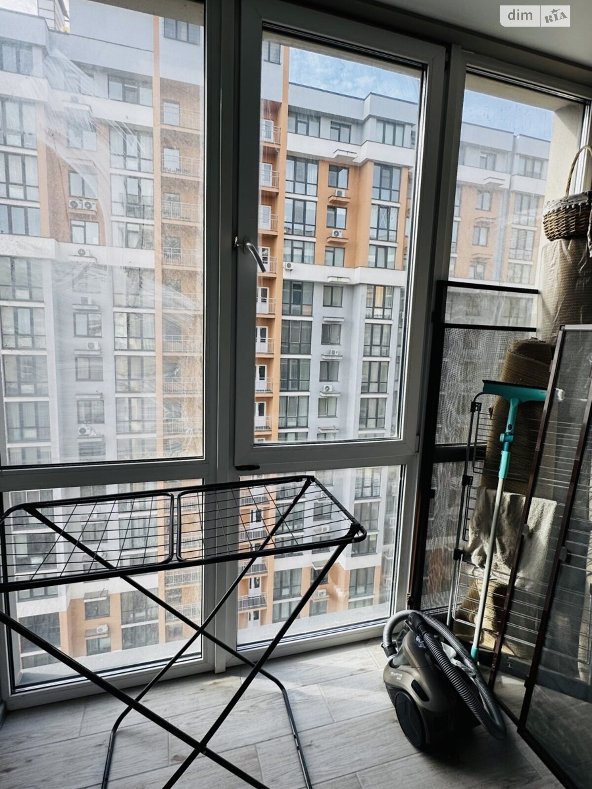 трикімнатна квартира в Лиманці, район Червоний Хутір, на просп. Полковника Гуляєва 111 в довготривалу оренду помісячно фото 1