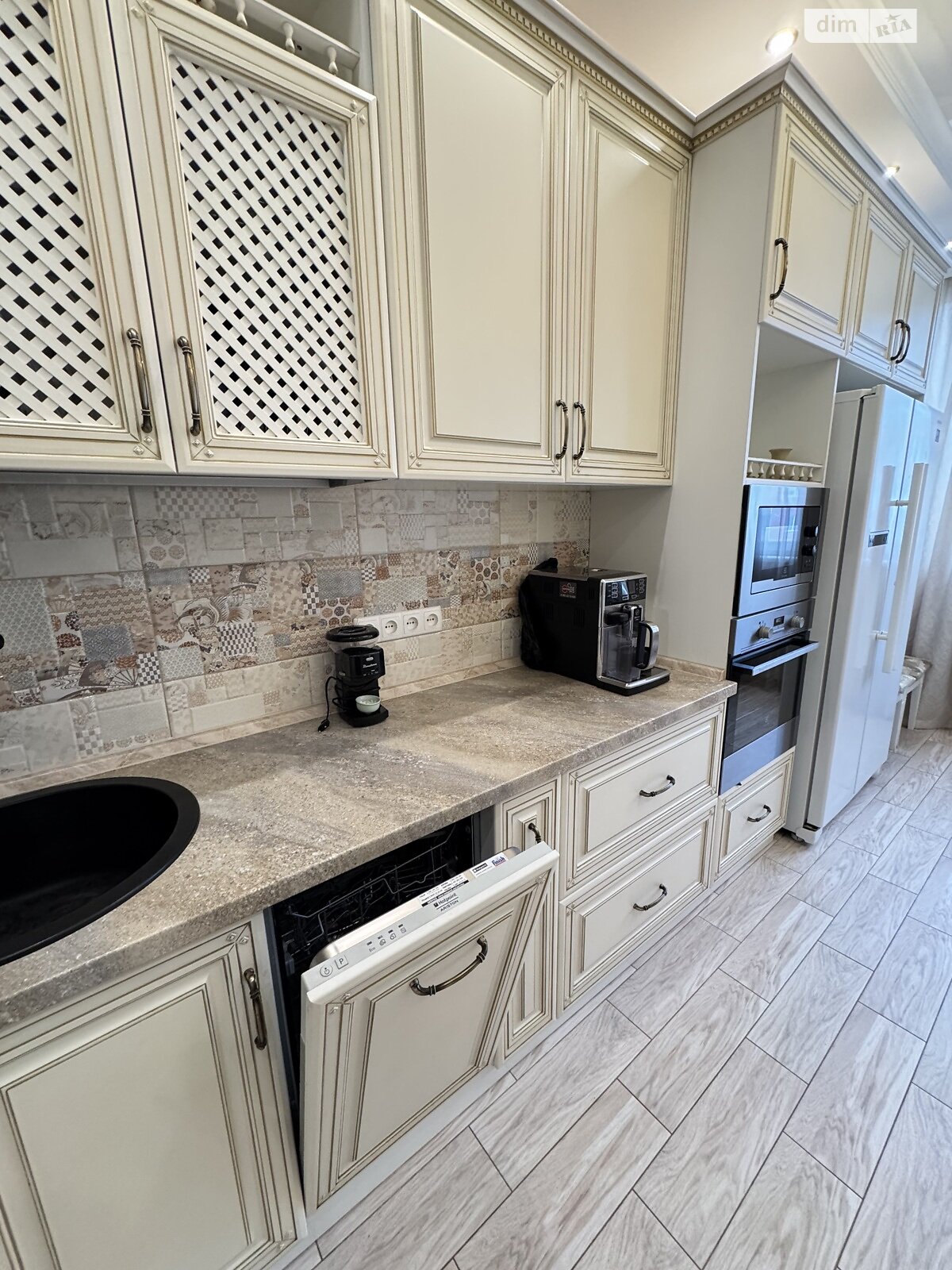 двухкомнатная квартира в Лиманке, на мас. Радужный 19 в аренду на долгий срок помесячно фото 1