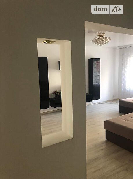 двухкомнатная квартира в Луцке, район 33 микрорайон, на ул. Кравчука 15Б в аренду на долгий срок помесячно фото 1 двухкомнатная квартира в Луцке, район 33 микрорайон, на ул. Кравчука 15Б в аренду на долгий срок помесячно фото 1