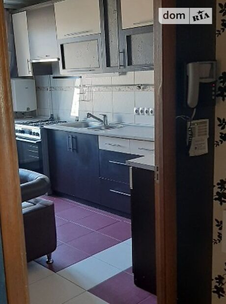 четырехкомнатная квартира с мебелью в Луцке, район 33 микрорайон, на ул. Ветеранов в аренду на долгий срок помесячно фото 1 четырехкомнатная квартира с мебелью в Луцке, район 33 микрорайон, на ул. Ветеранов в аренду на долгий срок помесячно фото 1