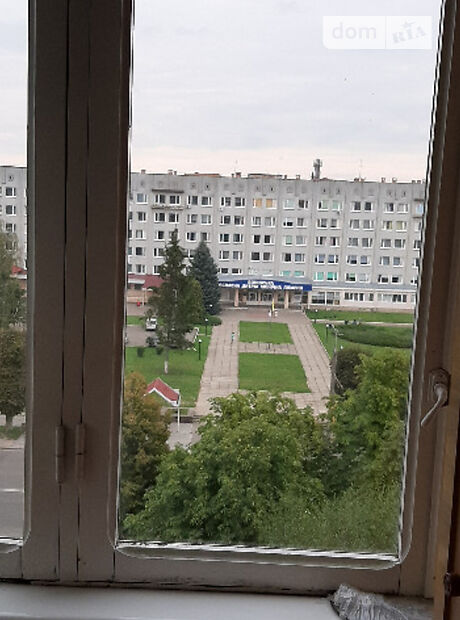 трехкомнатная квартира с мебелью в Луцке, район 33 микрорайон, на просп. Возрождение 41 в аренду на долгий срок помесячно фото 1 трехкомнатная квартира с мебелью в Луцке, район 33 микрорайон, на просп. Возрождение 41 в аренду на долгий срок помесячно фото 1