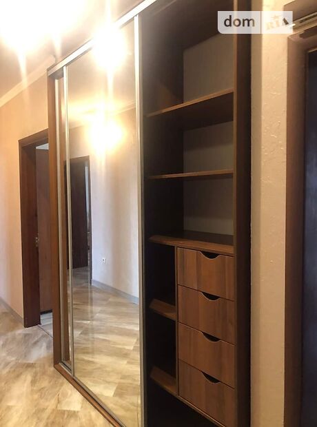 трехкомнатная квартира с мебелью в Луцке, район 33 микрорайон, на ул. Зацепы 3 в аренду на долгий срок помесячно фото 1 трехкомнатная квартира с мебелью в Луцке, район 33 микрорайон, на ул. Зацепы 3 в аренду на долгий срок помесячно фото 1