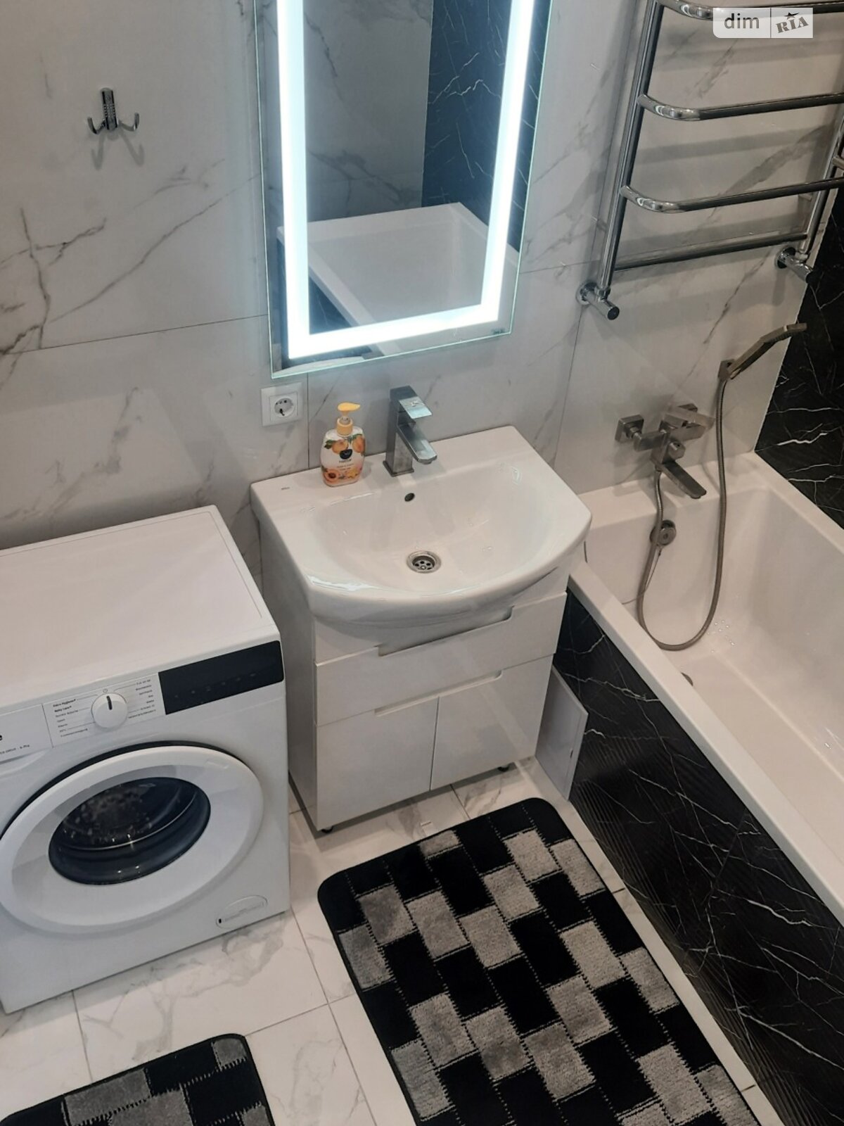 однокімнатна квартира в Луцьку, район 40 мікрорайон, на вул. Назарія Яремчука 9А в довготривалу оренду помісячно фото 1 однокімнатна квартира в Луцьку, район 40 мікрорайон, на вул. Назарія Яремчука 9А в довготривалу оренду помісячно фото 1