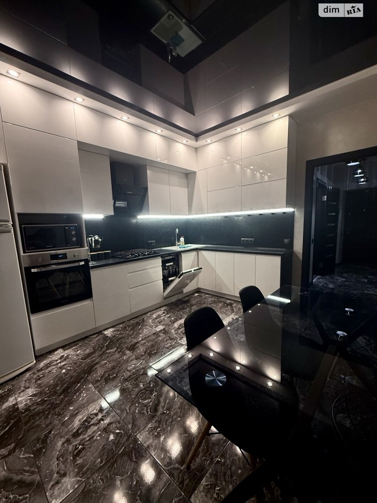 однокомнатная квартира в Луцке, район 40 микрорайон, на ул. Героев-добровольцев 4В, кв. 98 в аренду на долгий срок помесячно фото 1