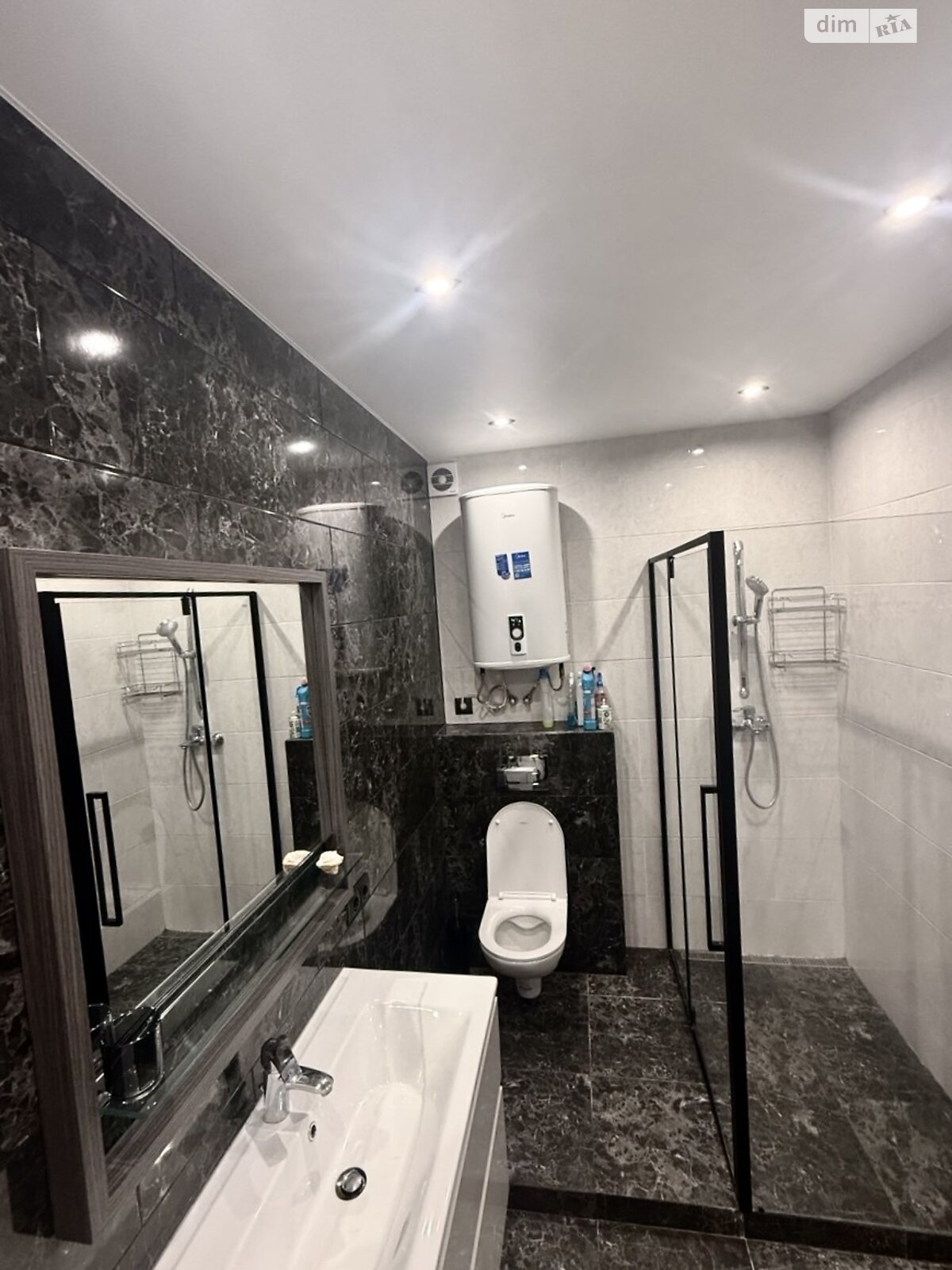 однокомнатная квартира в Луцке, район 40 микрорайон, на ул. Героев-добровольцев 4В, кв. 98 в аренду на долгий срок помесячно фото 1