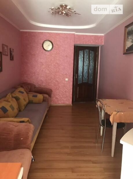 трехкомнатная квартира с мебелью в Луцке, район 40 микрорайон, на ул. Конякина в аренду на долгий срок помесячно фото 1 трехкомнатная квартира с мебелью в Луцке, район 40 микрорайон, на ул. Конякина в аренду на долгий срок помесячно фото 1