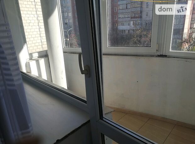 двухкомнатная квартира с мебелью в Луцке, район 40 микрорайон, на ул. Кравчука 15к в аренду на долгий срок помесячно фото 1 двухкомнатная квартира с мебелью в Луцке, район 40 микрорайон, на ул. Кравчука 15к в аренду на долгий срок помесячно фото 1
