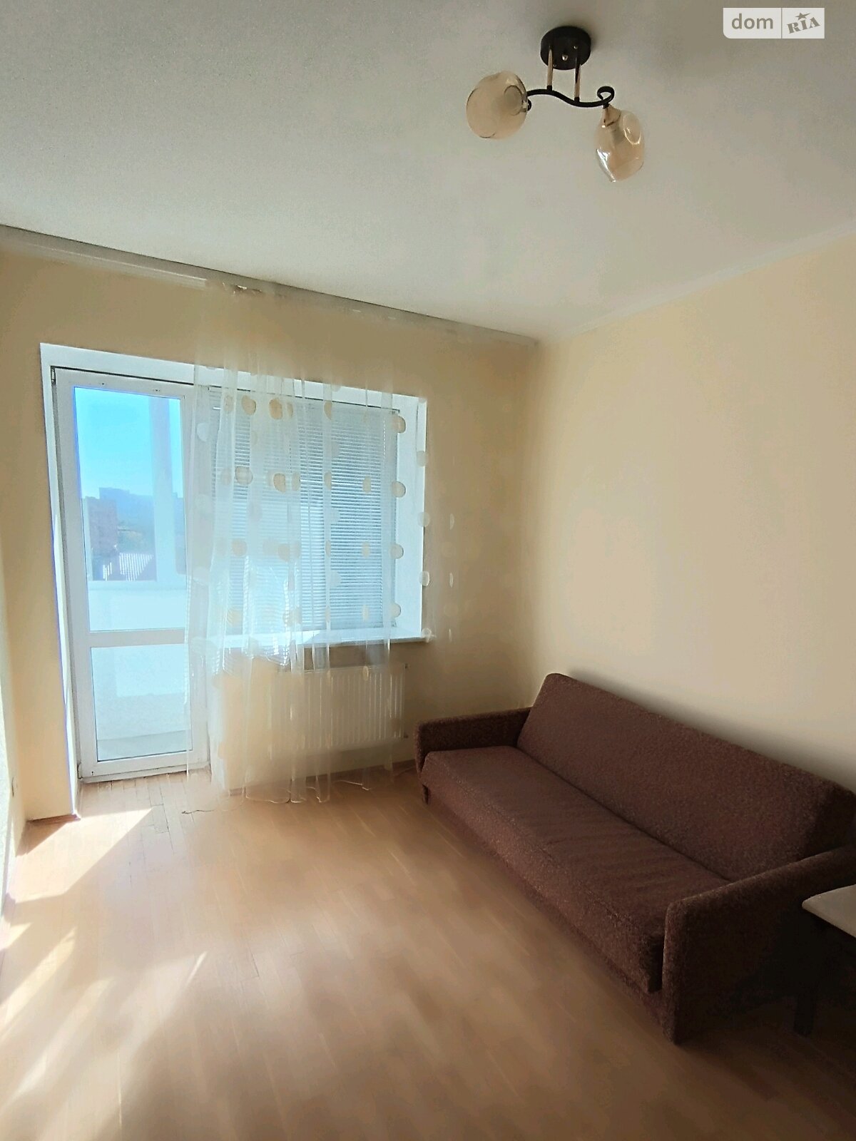 трехкомнатная квартира с мебелью в Луцке, район 40 микрорайон, на ул. Кравчука в аренду на долгий срок помесячно фото 1