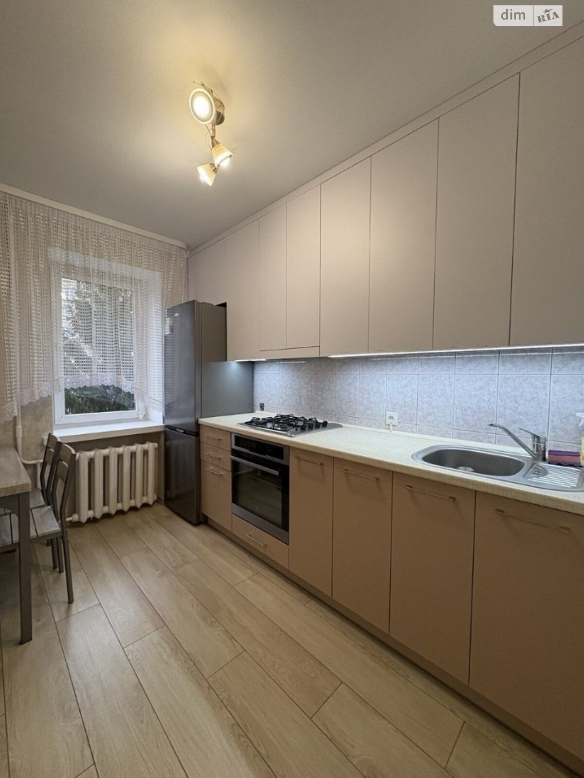 двухкомнатная квартира с мебелью в Луцке, район 40 микрорайон, на ул. Воинов-афганцев в аренду на долгий срок помесячно фото 1