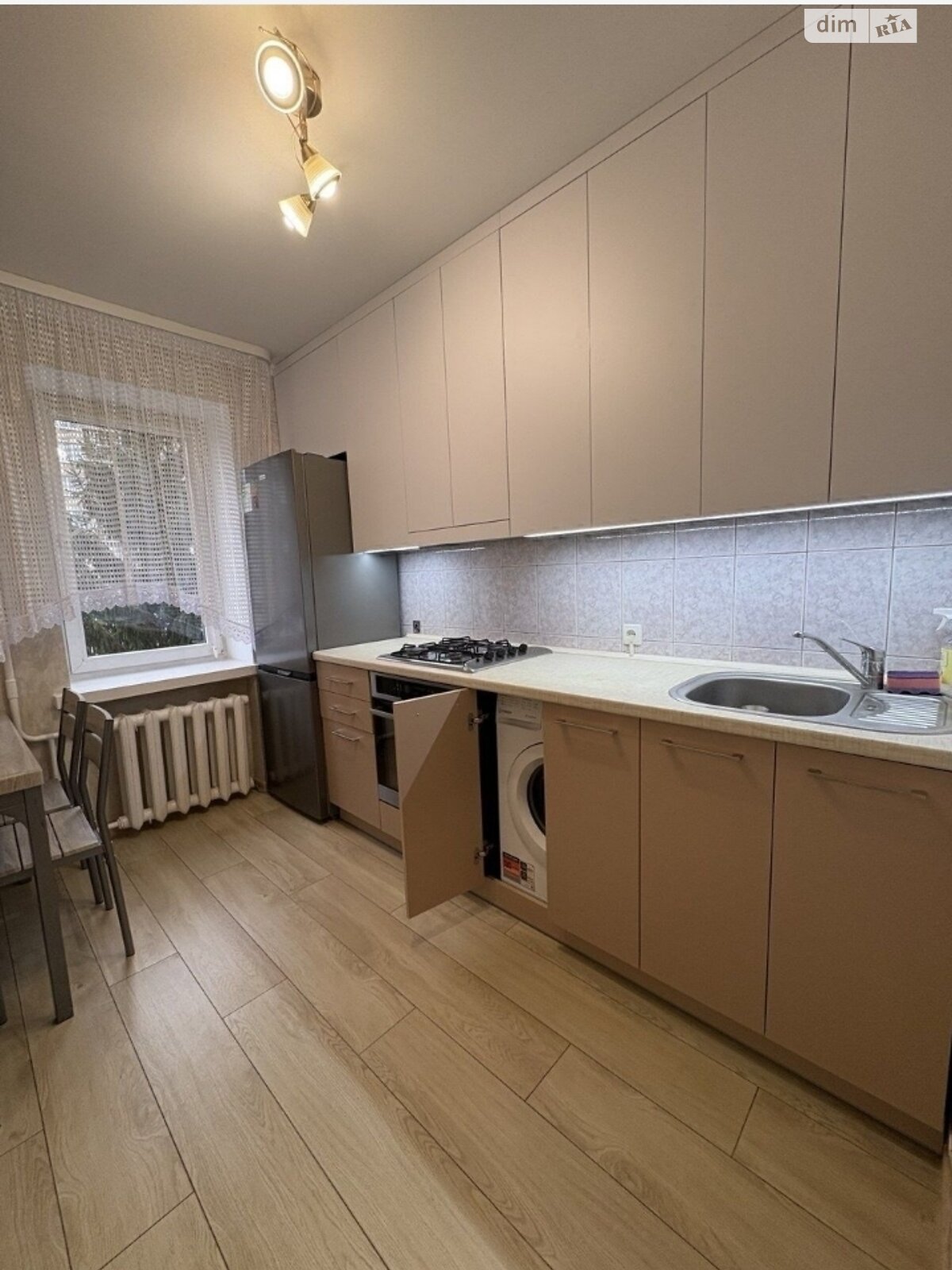 двухкомнатная квартира с мебелью в Луцке, район 40 микрорайон, на ул. Воинов-афганцев в аренду на долгий срок помесячно фото 1