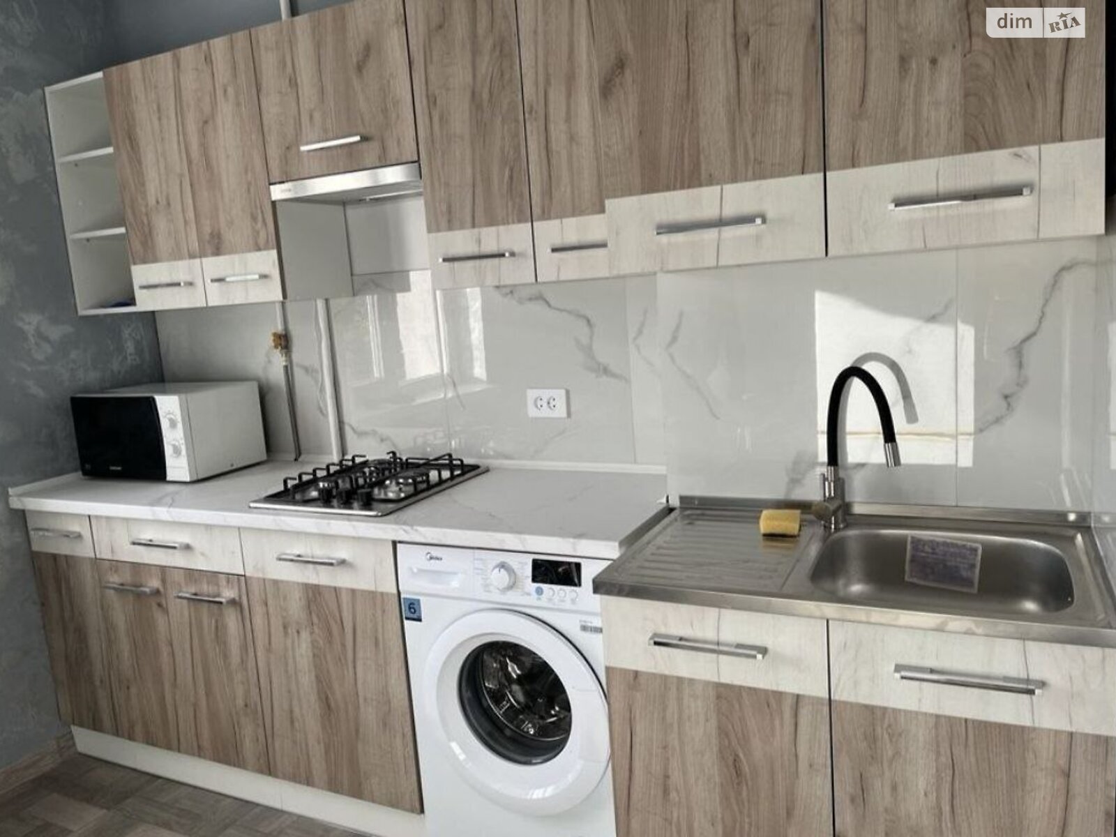 однокомнатная квартира в Луцке, район 40 микрорайон, на ул. Защитников Украины в аренду на долгий срок помесячно фото 1