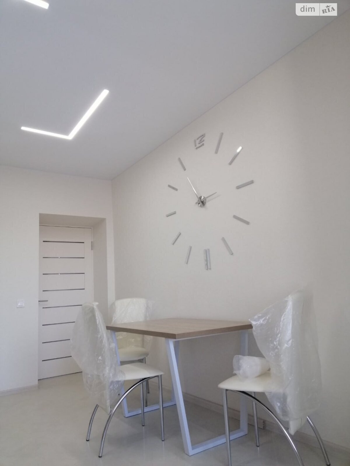 однокомнатная квартира в Луцке, район 55 микрорайон, на ул. Дмитрия Иващенко 1А, кв. 119 в аренду на долгий срок помесячно фото 1